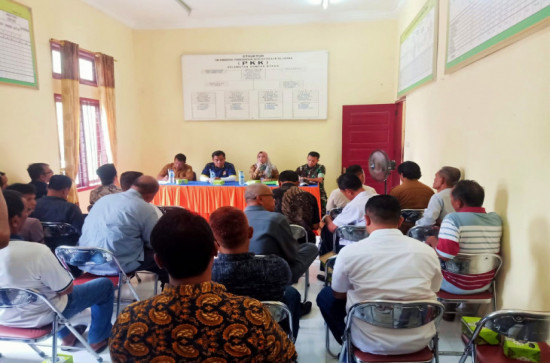 Camat Kampar Utara Mediasi Tapal Batas 3 Desa