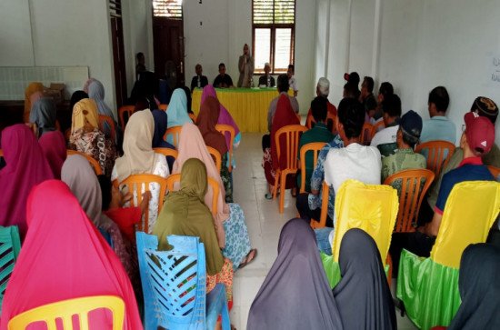 Camat Kampar Utara Rapat Bersama Petani di Desa Sungai Tonang
