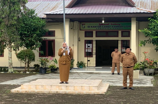 Camat Kampar Utara Pimpin Apel Gabungan Ajak ASN/THL Tingkatkan Disiplin