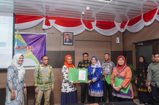 Camat Kampar Utara Terima Sertifikat ODF