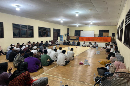 Camat Kampar Utara Buka Puasa Bersama di Dampingi Keluarga Besar Kecamatan Kampar Utara