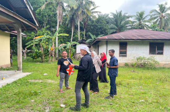 Camat Kampar Utara Tinjau Pembangunan Jembatan Limau Manis