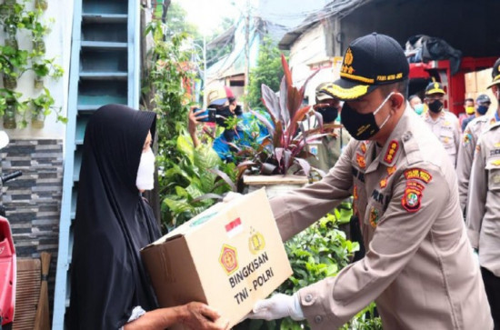 Pembagian Sembako untuk masyarakat Kampar Utara