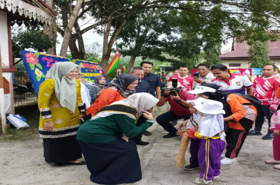 Camat Kampar Utara Dampingi Ketua PP PAUD Kab. Kampar di Kecamatan Kampar Utara