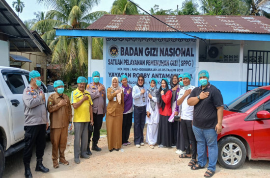 Camat Kampar Utara bersama Tim Gizi dan Kesling UPT Puskesmas Sawah,Monitoring Standar Kualitas MBG